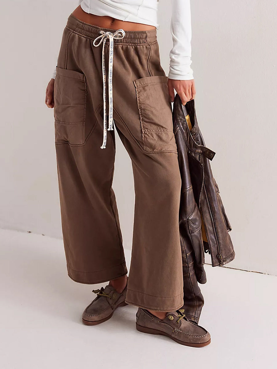 Cora - Women's Cargo Pants with Oversized Patch Pockets