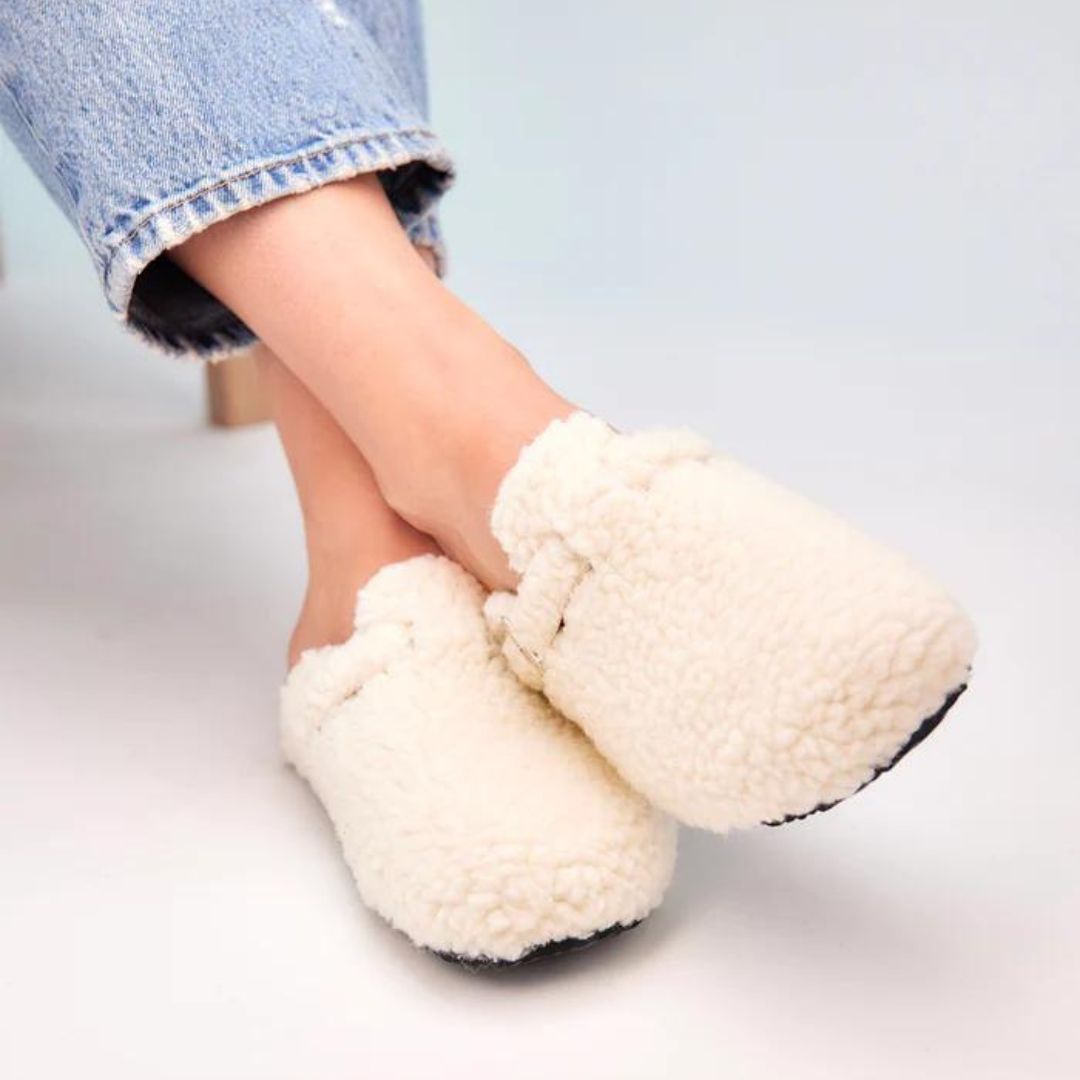 Hadley - Women's Buckle-Strap Fleece Clog Slippers