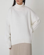 Ophelia - Women's Oversized Turtleneck Pullover with Ribbed Cuffs