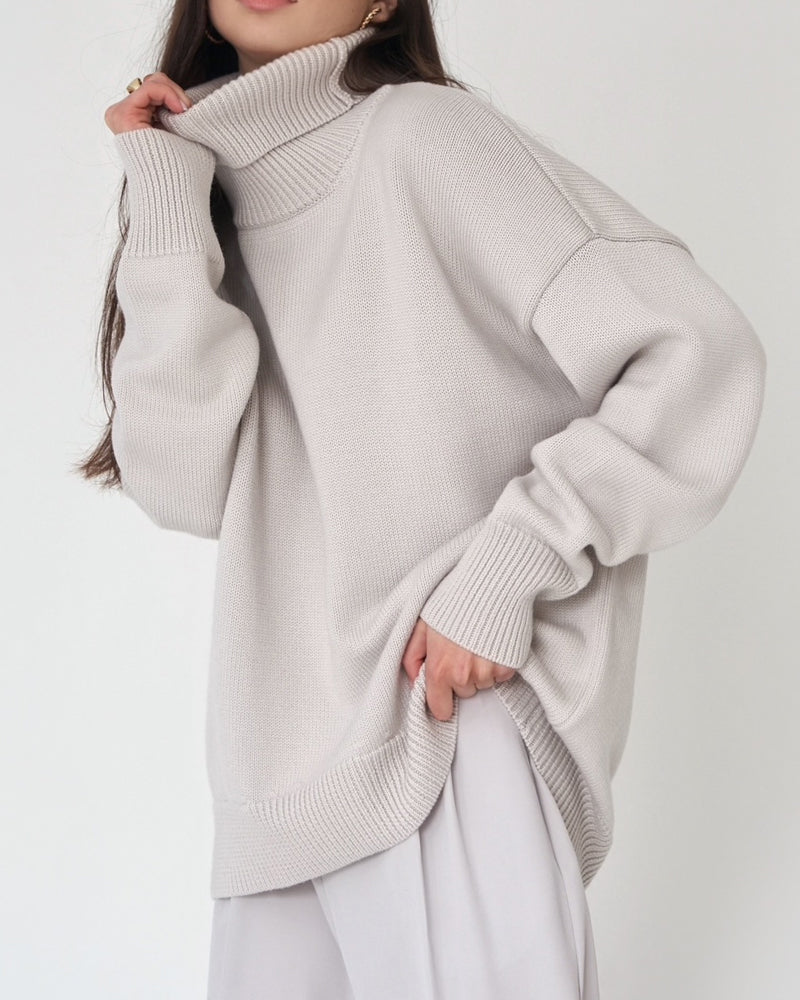 Ophelia - Women's Oversized Turtleneck Pullover with Ribbed Cuffs